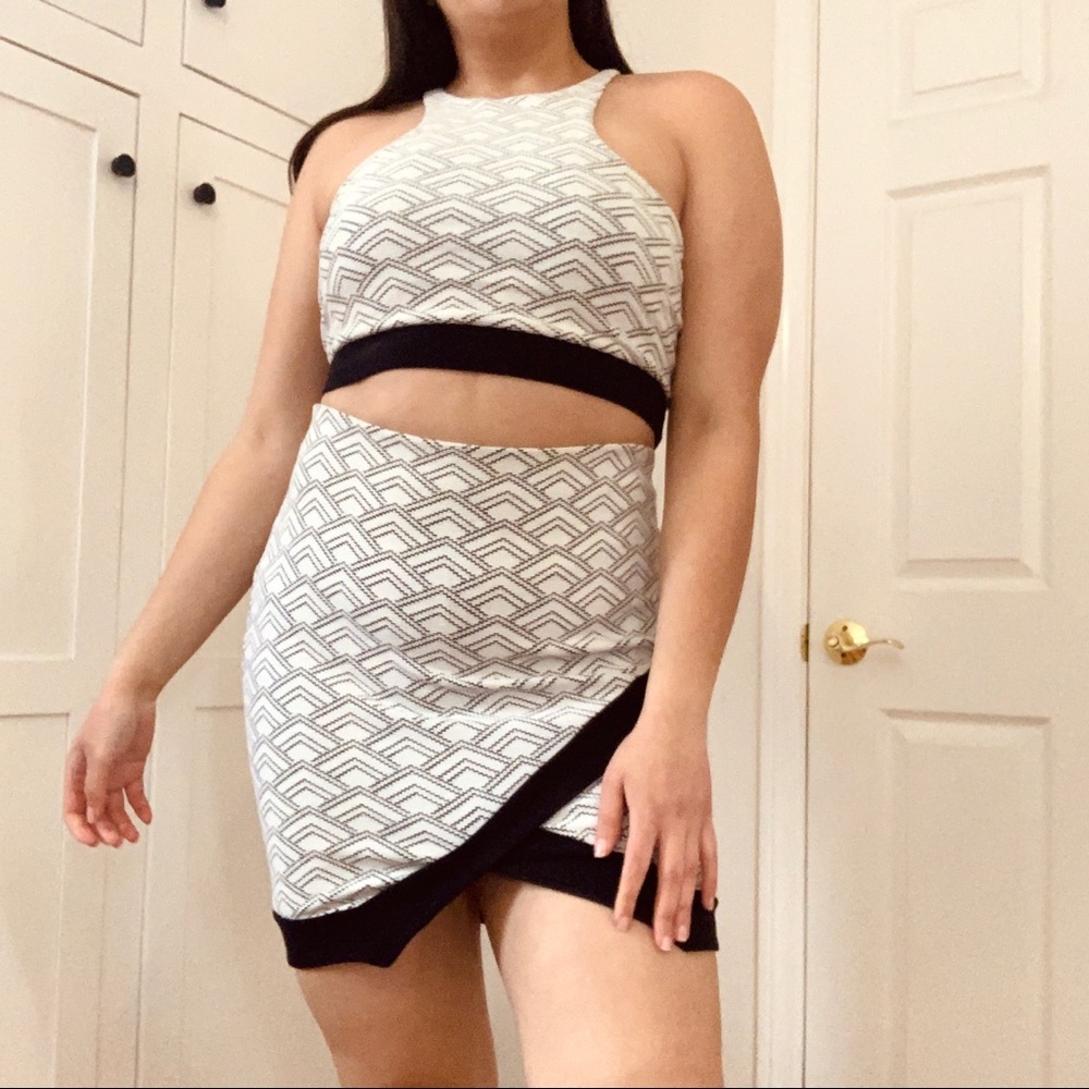 Express Black/ White Cocktails Print Two Piece Set Size Small